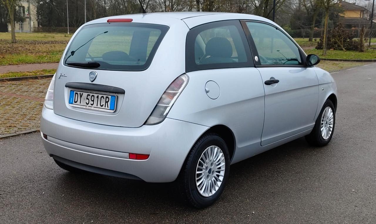 Lancia Ypsilon 1.4 Argento Ecochic GPL