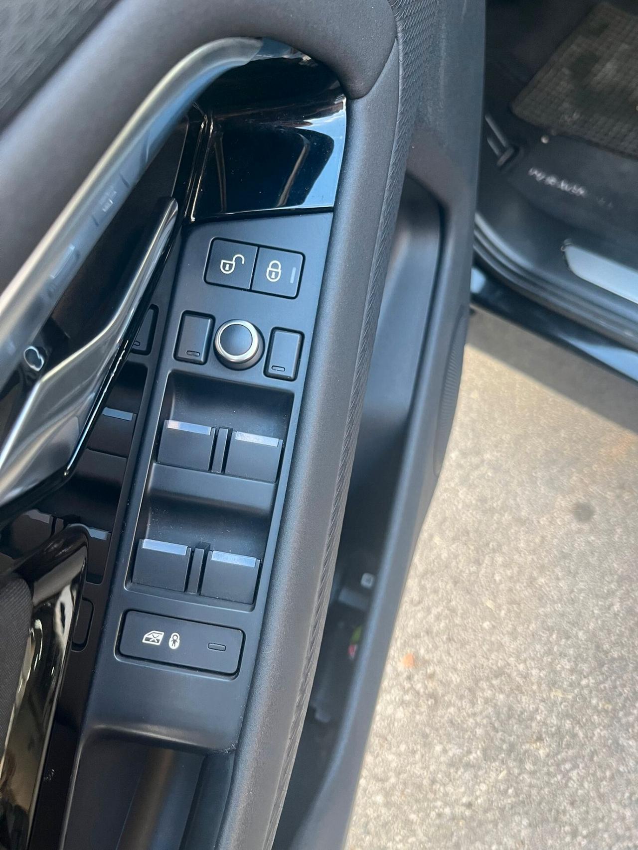 Land Rover Range Rover Evoque LAND ROVER EVOQUE R-DYNAMIC