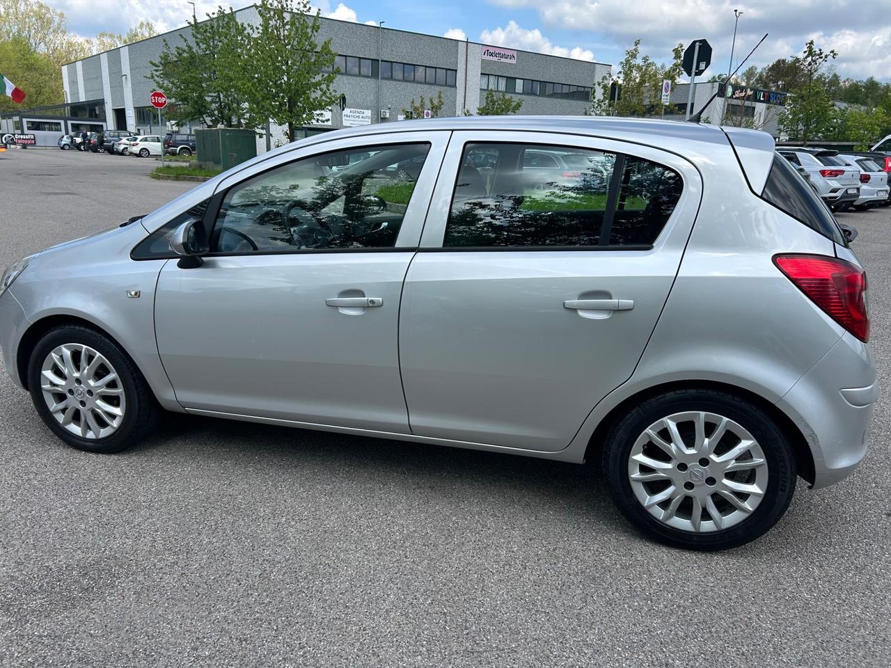 Opel Corsa 1.2 5 porte Cosmo *GPL FINO 2029*