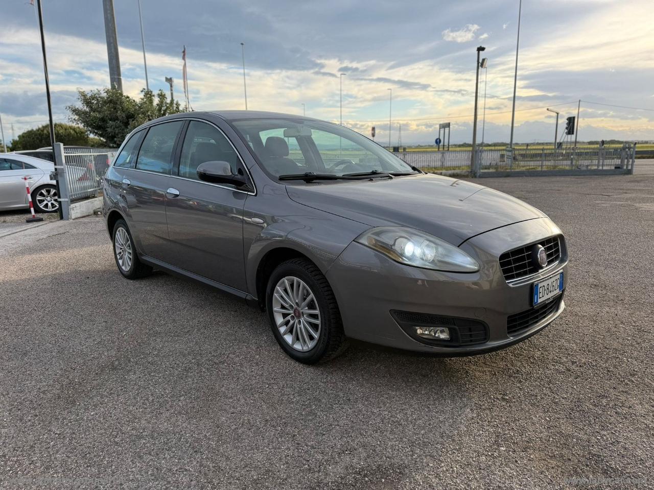 FIAT Croma 1.9 MJT Emotion