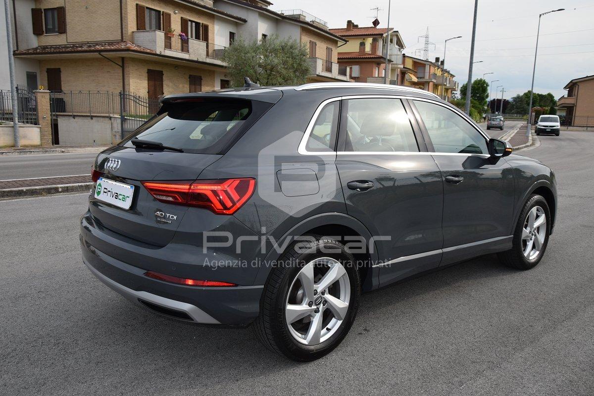 AUDI Q3 40 TDI quattro S tronic Business Advanced