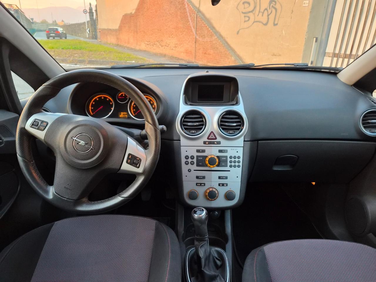 Opel Corsa 1.4 16V 3 porte Sport