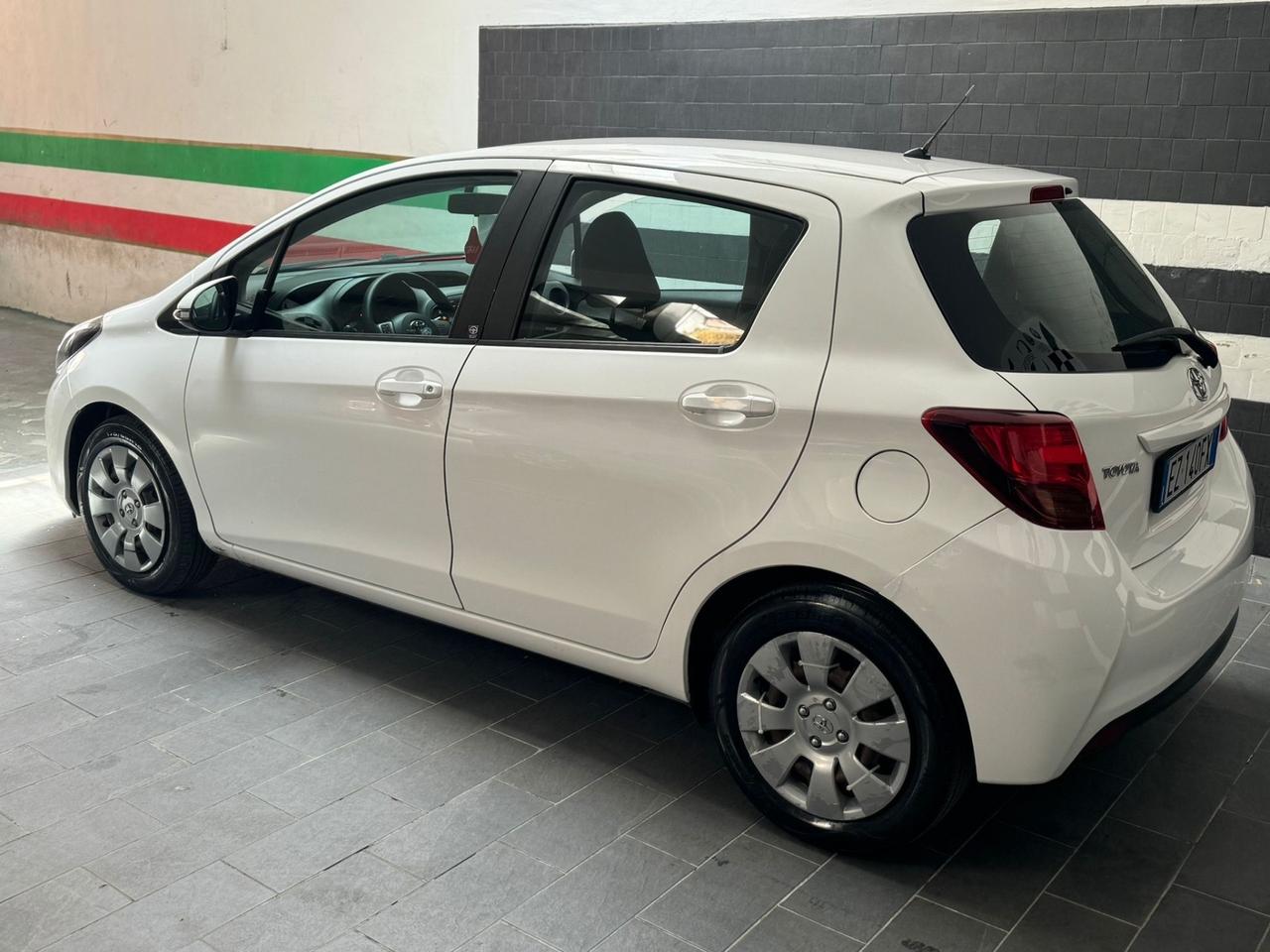 Toyota Yaris 1.0 5 porte Lounge