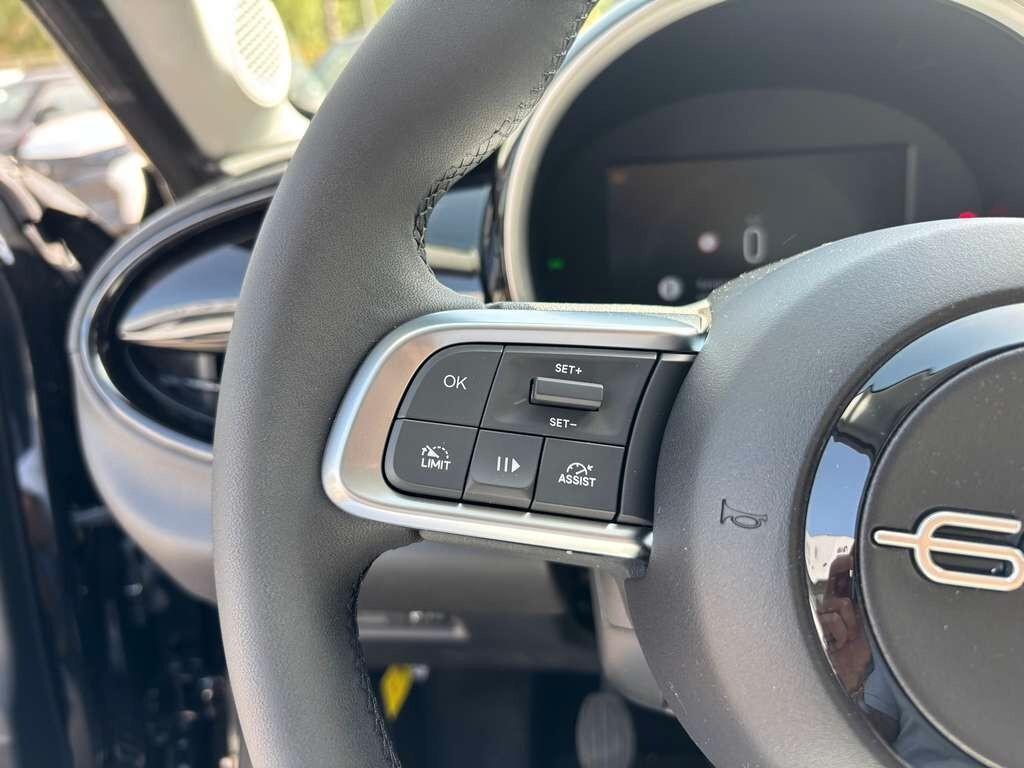 Fiat 600 Hybrid 110 CV DCT Icon Benzina / KM 0 IVA ESPOSTA Tua a solo 209 Euro al mese