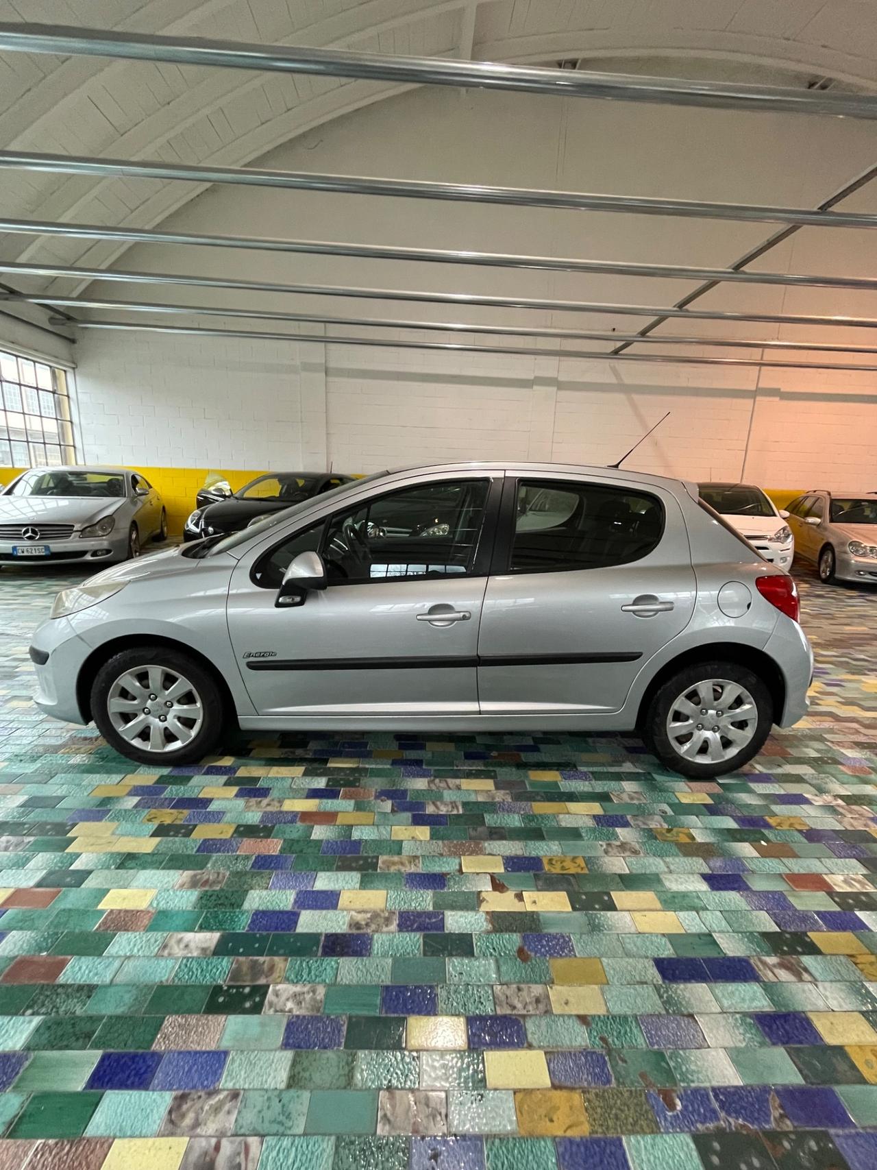 Peugeot 207 1.4 8V 75CV 5p. X Line