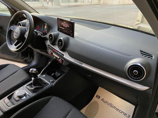 AUDI Q2 30 TDI Admired Advanced-RETROCAMERA-CARPLAY