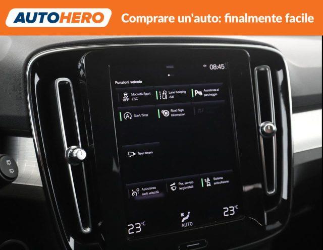 VOLVO XC40 T3 Geartronic Momentum Pro