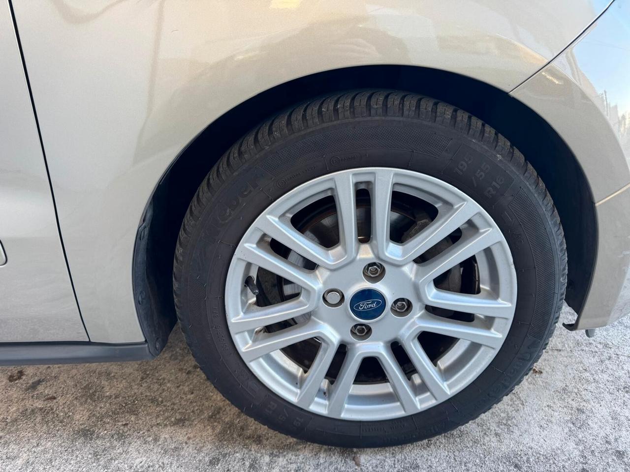 Ford Tourneo Courier 1.5 TDCI 75 CV Plus