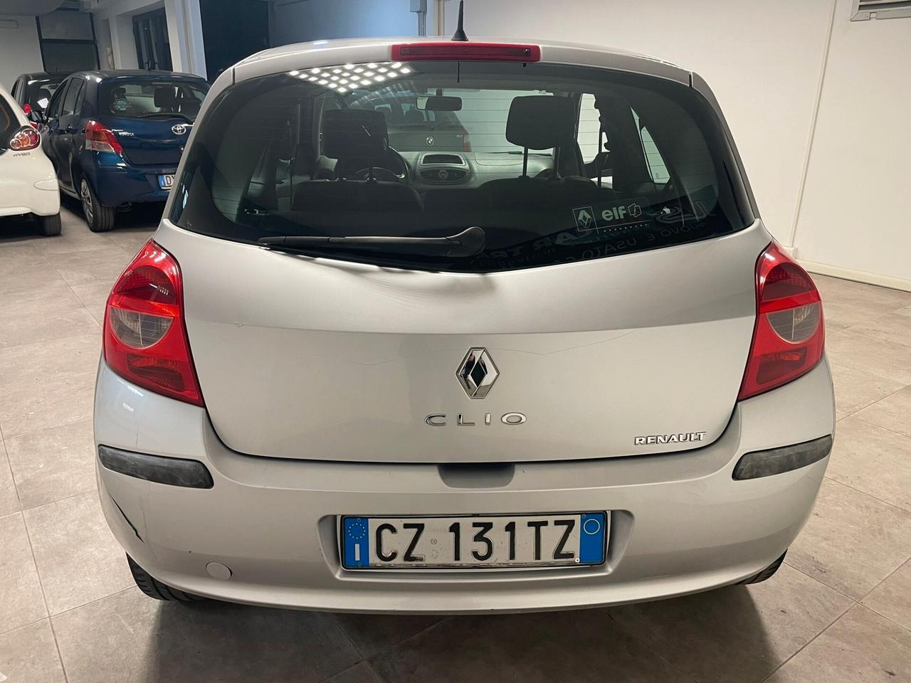 RENAULT CLIO OK NEOPATENTATI