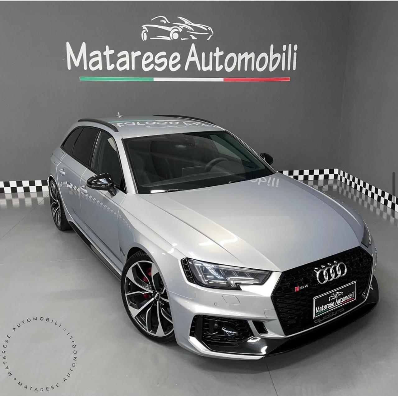 Audi RS4 2.9cc 450cv SediliMassaggianti Matrix B&O Radar TagliandiAudi WRAPPING