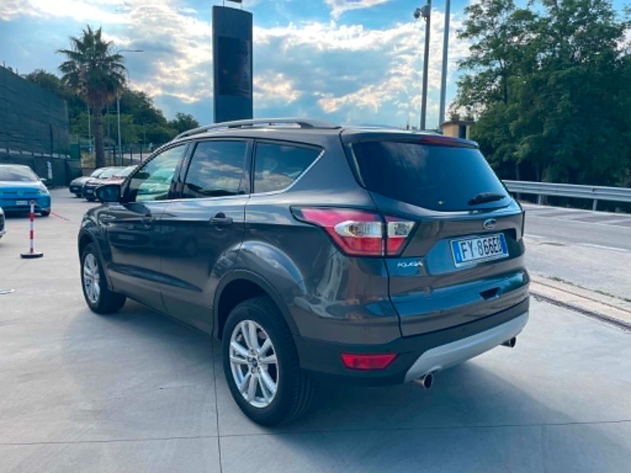 Ford Kuga 1.5 TDCI 120 CV S&S 2WD Business