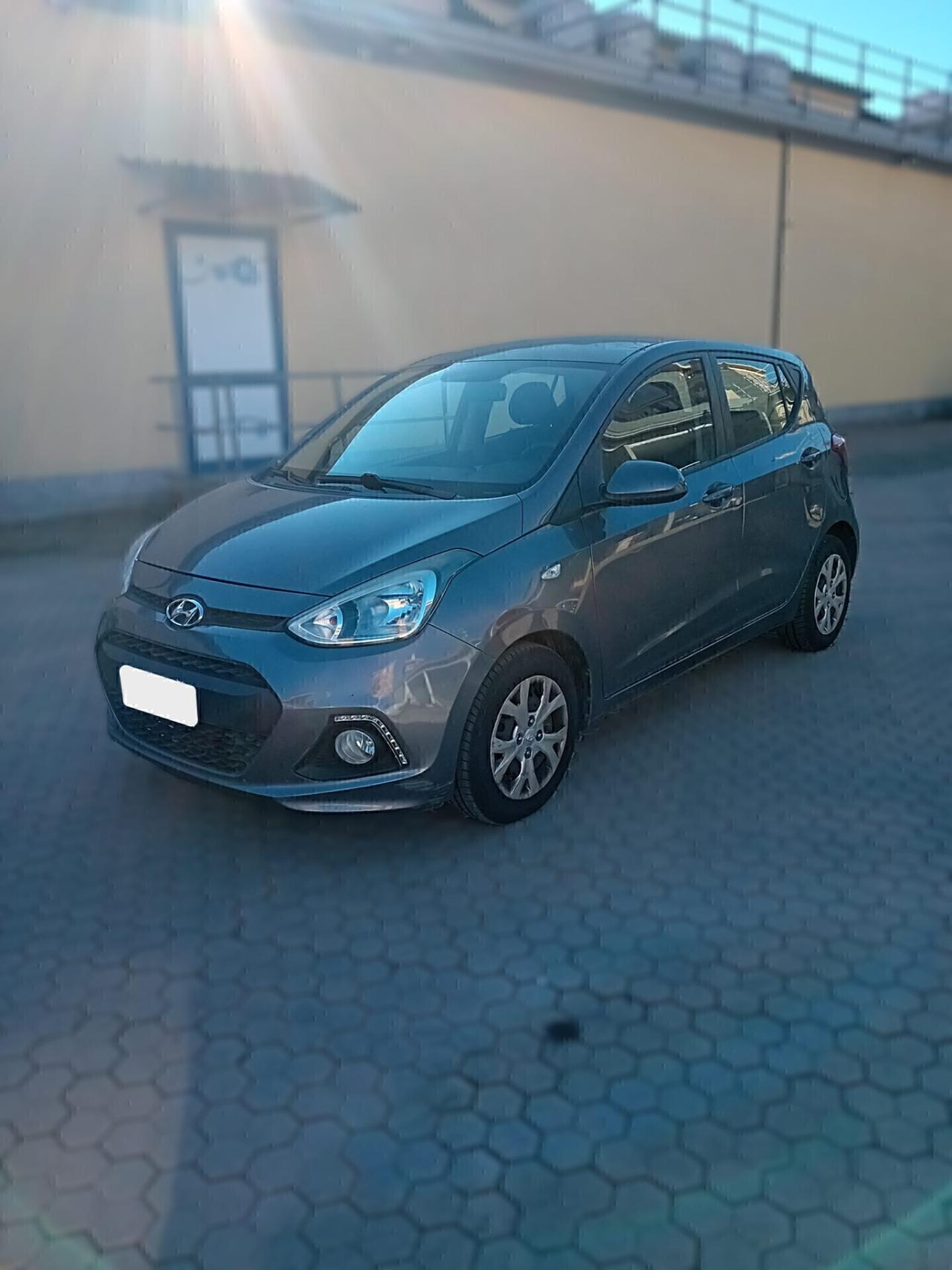 Hyundai i10 - APERTI AD AGOSTO