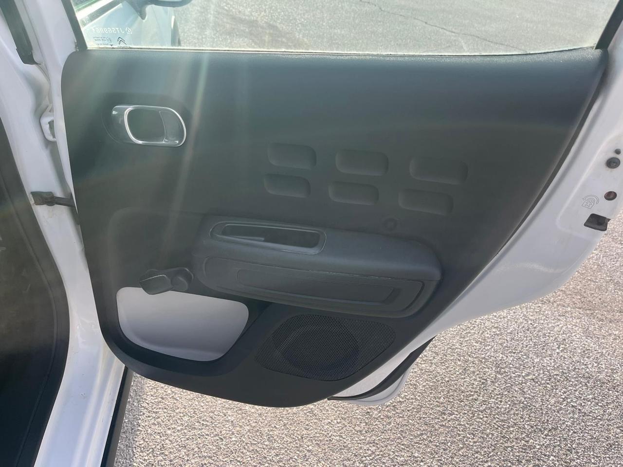 Citroen C3 BlueHDi Shine abbinata a Carrattrezzi