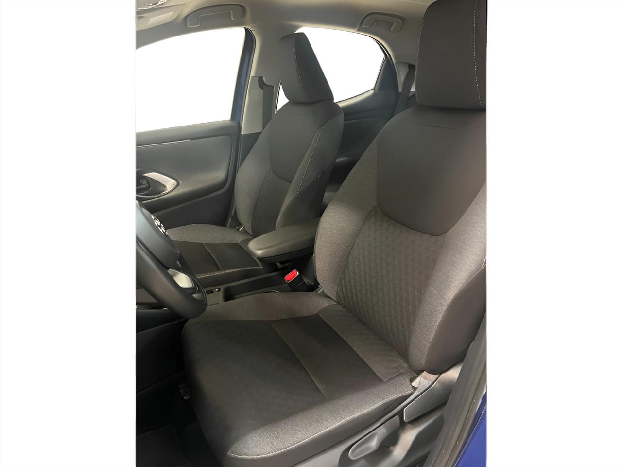 TOYOTA Yaris 1.5h Trend