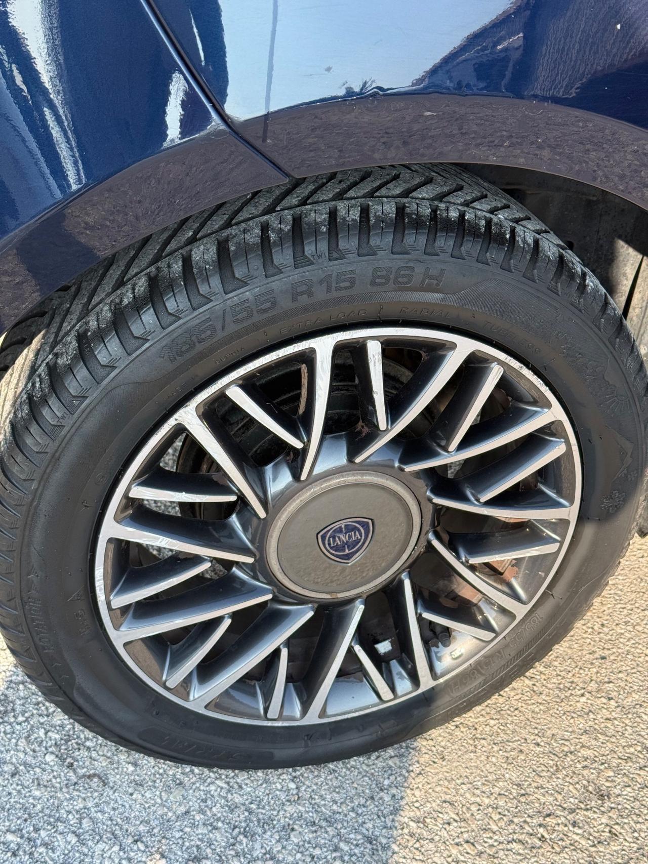 Lancia Ypsilon 1.2 69 CV 5 porte Mya