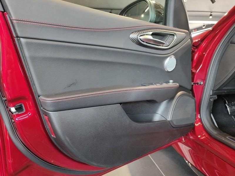 Alfa Romeo Giulia Quadrifoglio V6 520 CvQuadrifoglio Collezione