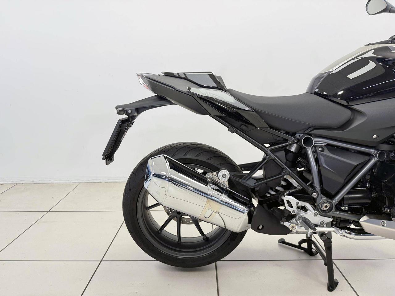 BMW R 1250 R Triple Black