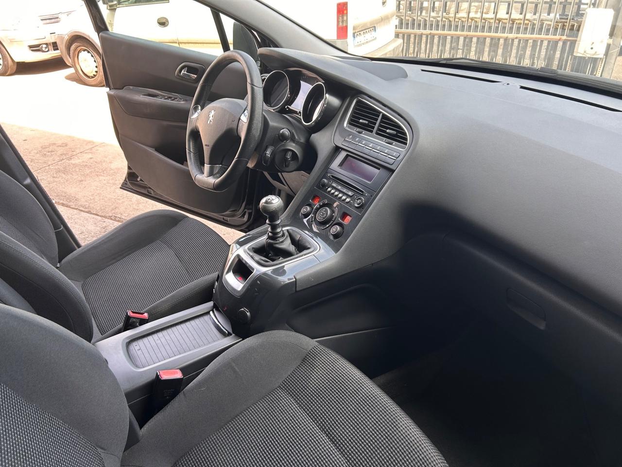 Peugeot 5008 7 posti 1600 hdi 115 cv