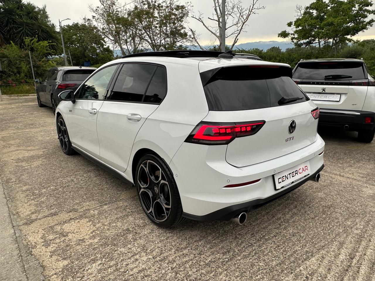 Volkswagen Golf GTI Golf 2.0 TSI GTI DSG