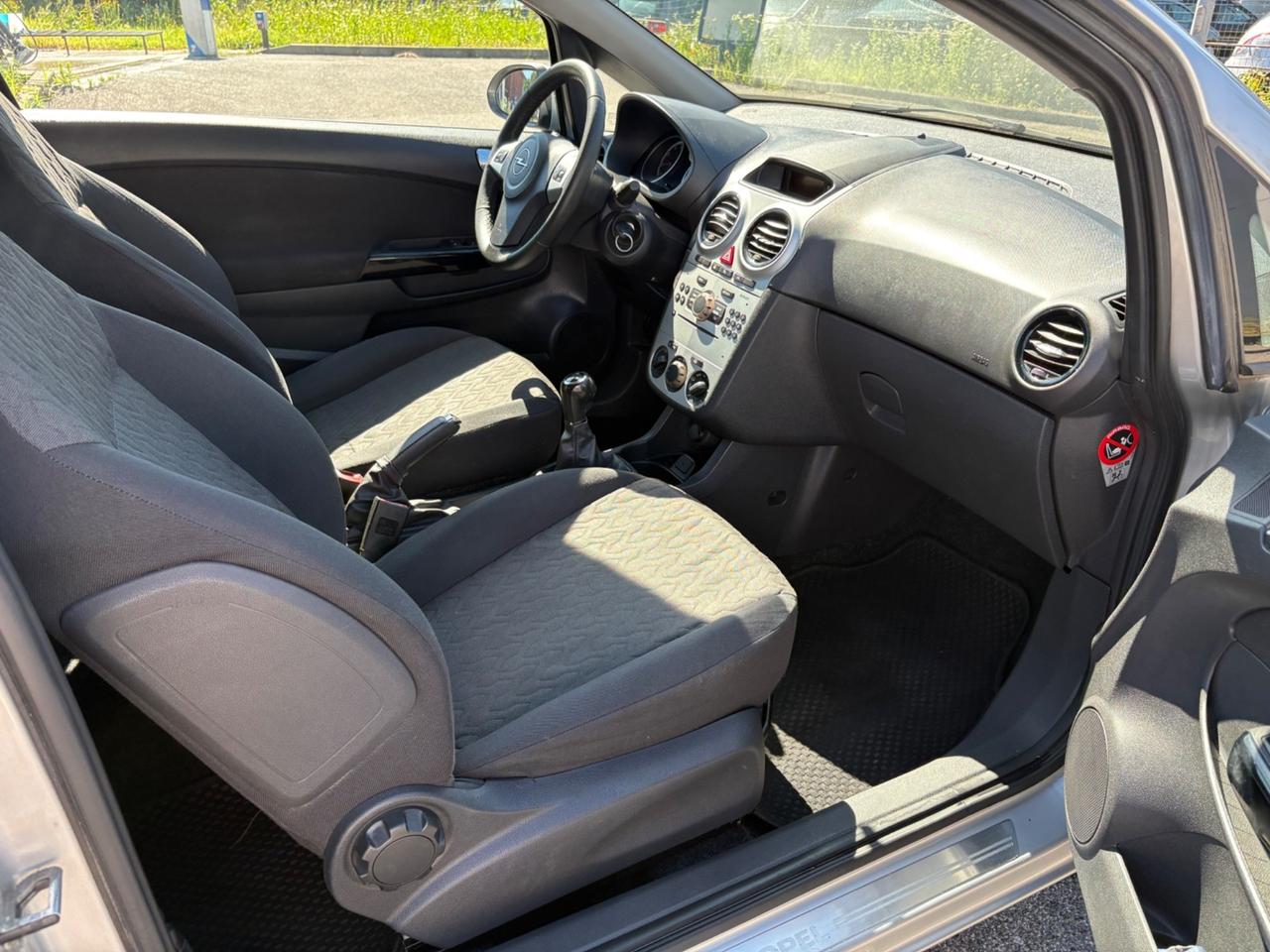 Opel Corsa 1.2 85CV 3 porte GPL-TECH b-color