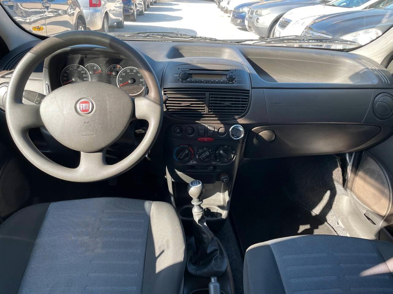 FIAT PUNTO 1.2 B - 2011