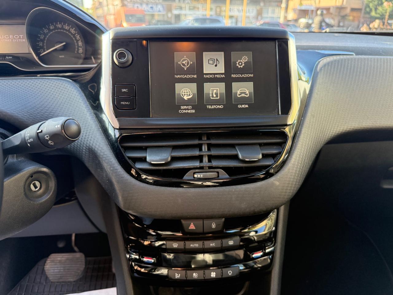 Peugeot 208 cambio automatico benzina