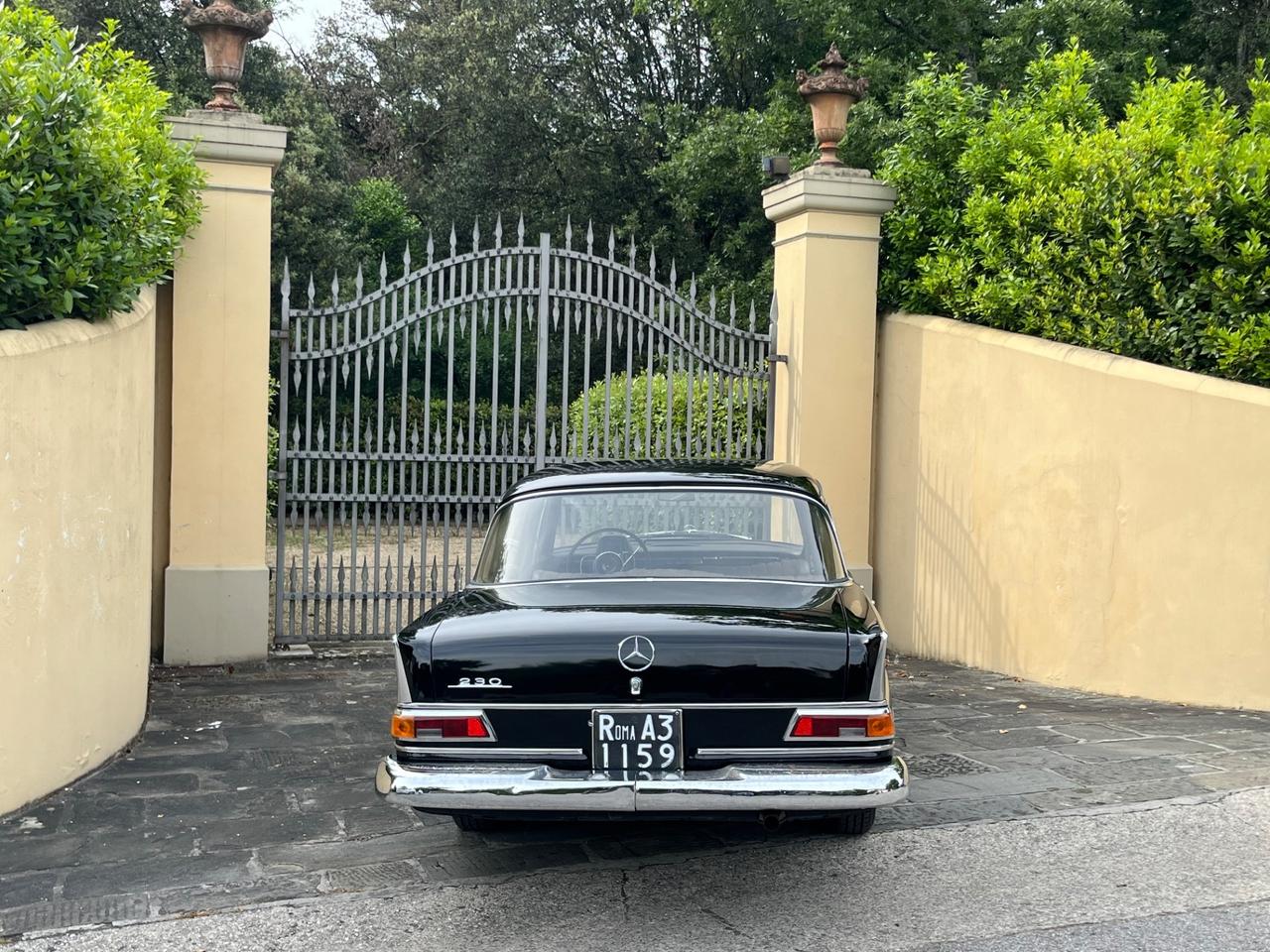 Mercedes benz 230 W110 Codine 6 cilindri