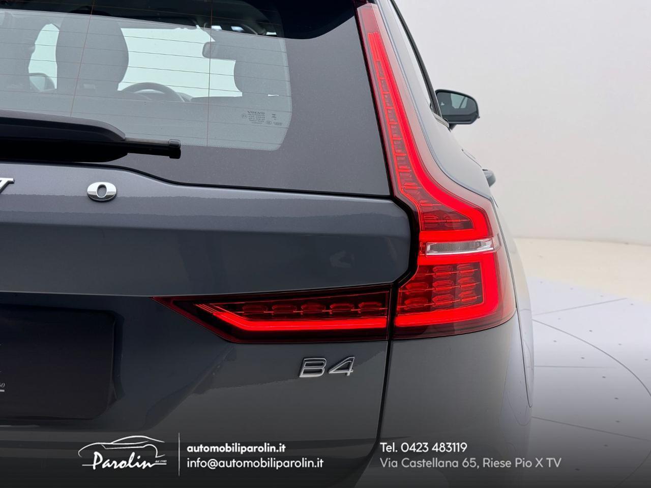 VOLVO V60 B4 (d) automatico Essential Thunder-pelle-ruotino