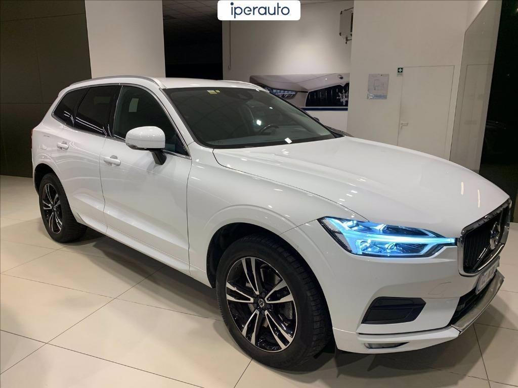 VOLVO XC60 2.0 b4 Momentum Pro awd auto del 2020