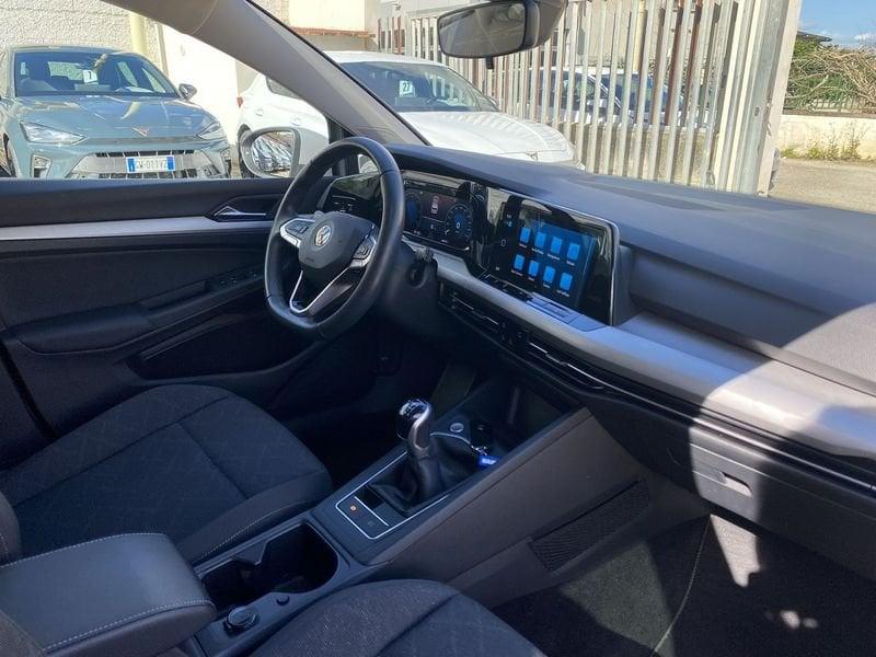 Volkswagen Golf 8 Life 2.0 TDI 116 CV