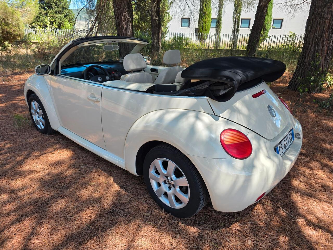 Volkswagen New Beetle 1.6 Cabrio