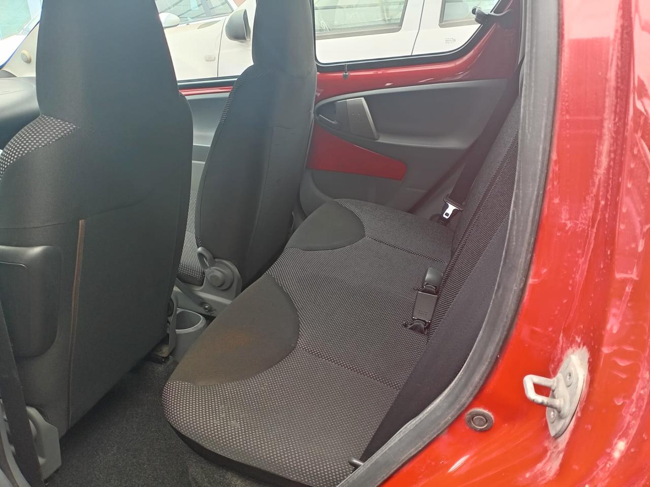 Toyota Aygo 1.0 12V VVT-i 5 porte Sol