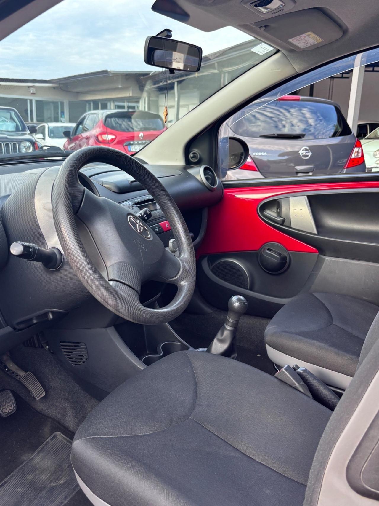 Toyota Aygo 1.0 12V VVT-i 5 porte Active Connect