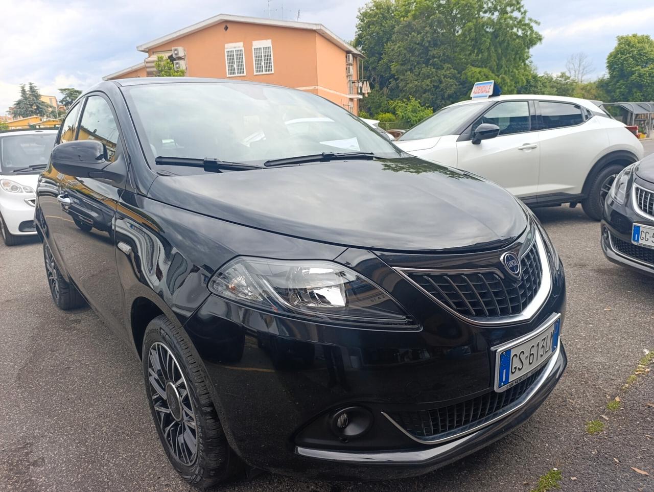 LANCIA YPSILON HYBRID PLATINO PREZZO REALE