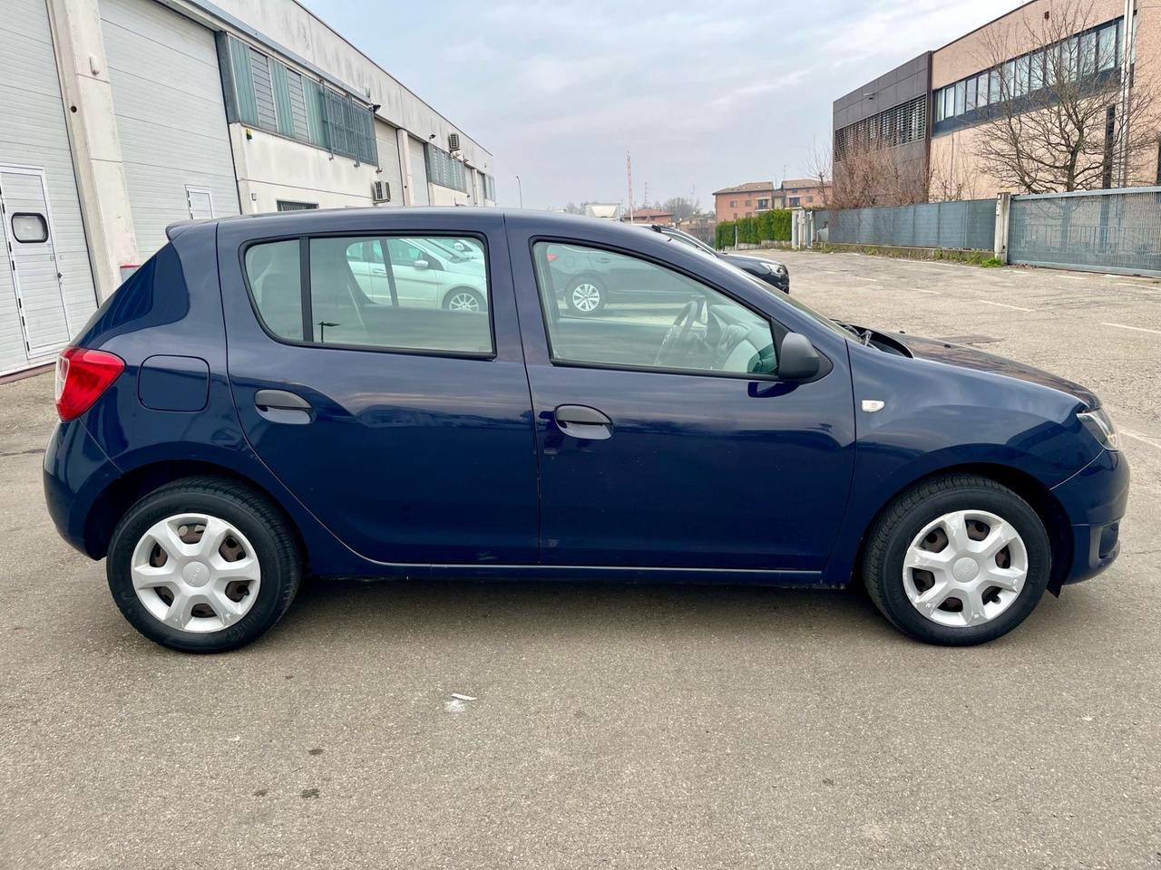 Dacia Sandero 1.2 GPL(scadenza 2033) 122.000km 2013 neopatentati