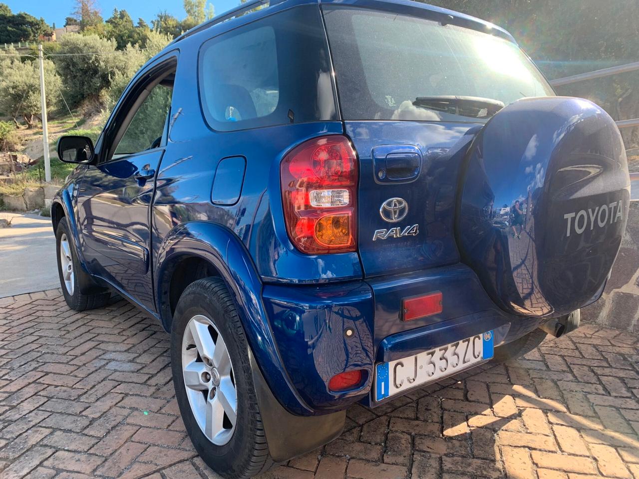 Toyota RAV 4 RAV4 2.0 Tdi D-4D cat 3 porte Sol