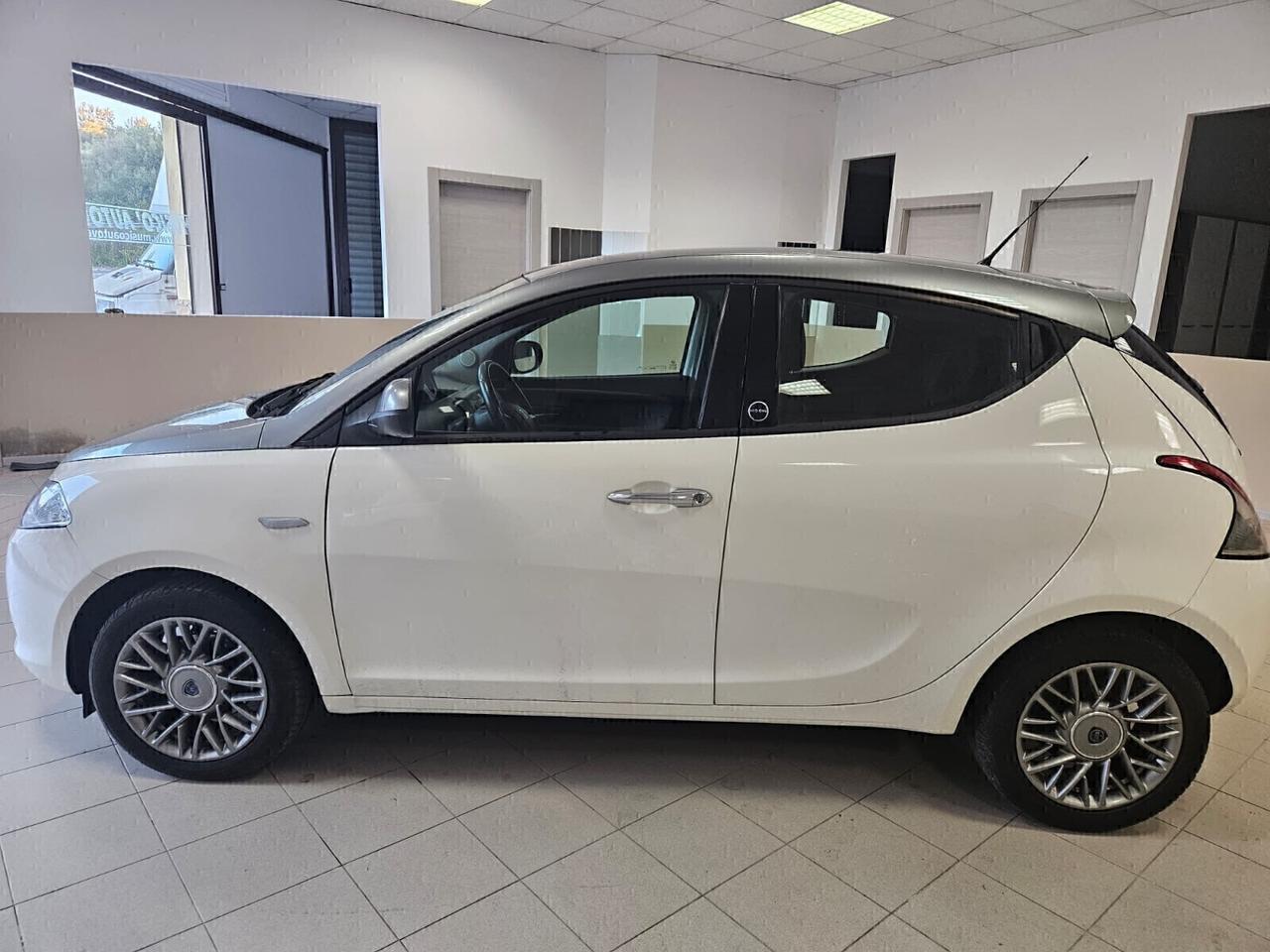 Lancia Ypsilon 1.2 69 CV 5 porte GPL Ecochic Silver