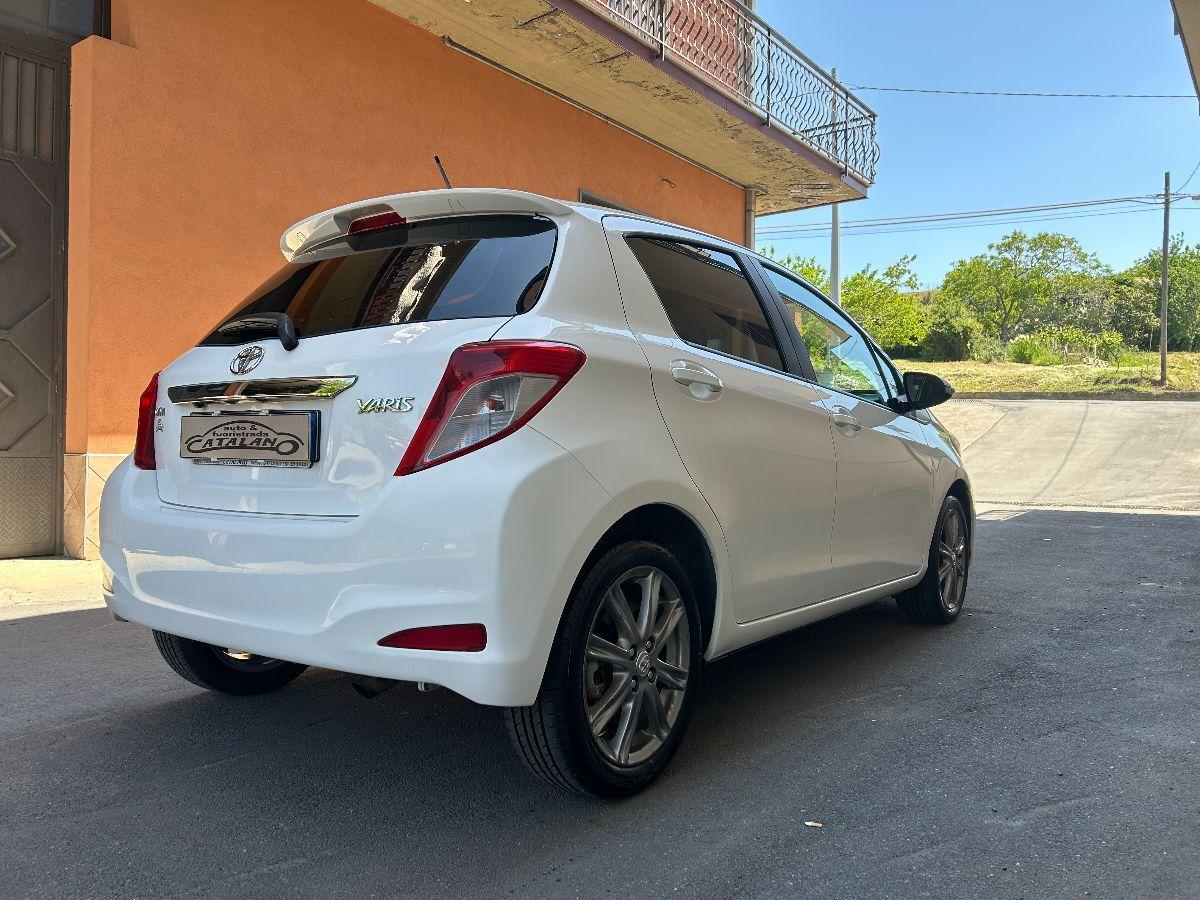 TOYOTA - Yaris - 1.4 D-4D 5p. Lounge NAVI TELECAMERA