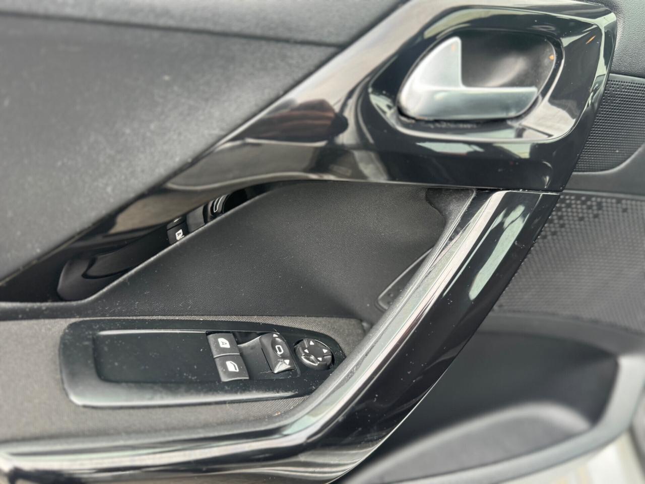Peugeot 208 PureTech 82 5p. 2017 ok neopatentati