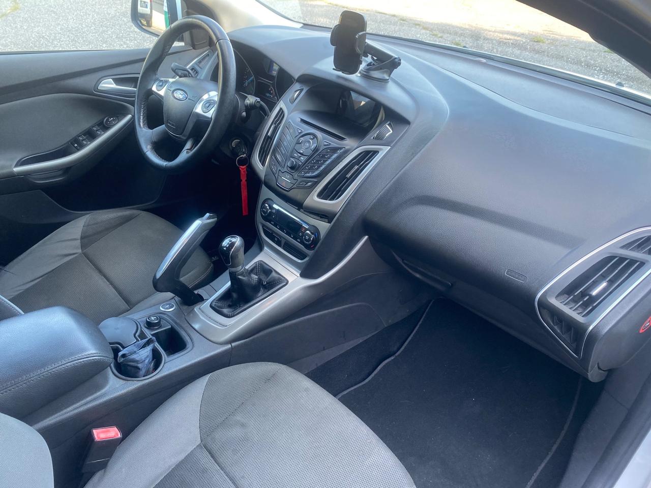 Ford Focus 1.6 120 CV GPL berlina 5 porte