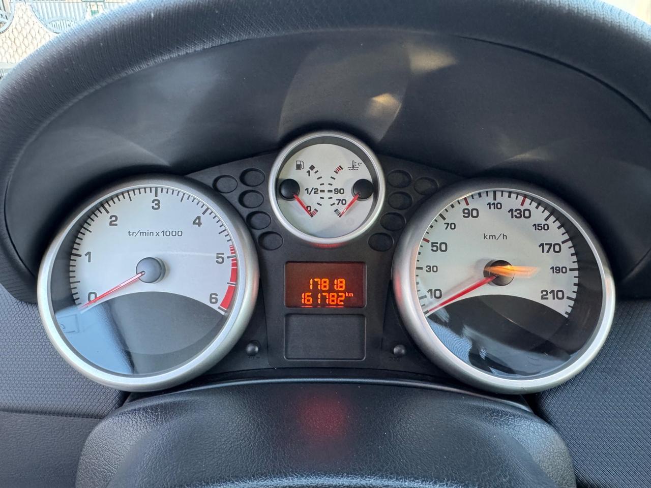 Peugeot 207 1.4 DIESEL 70CV Energie 2011