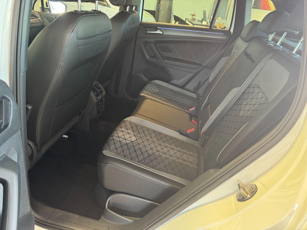 VOLKSWAGEN Tiguan 2.0 TDI DSG R-Line Luci Ambient