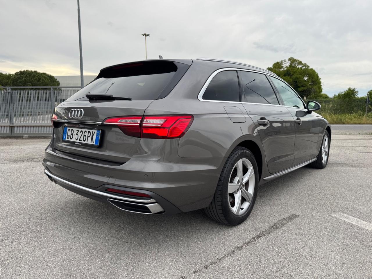 Audi A4 Avant 35 TDI/163 CV S tronic Business Advanced