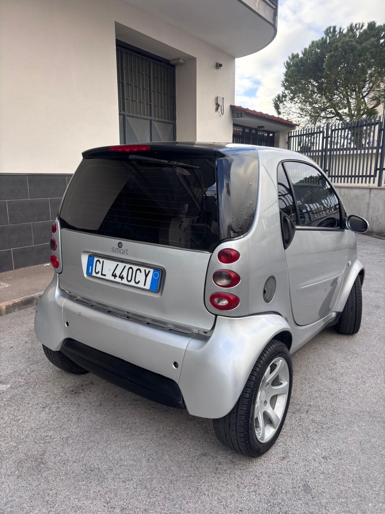 Smart 700 city-coupé pure (45 kW)
