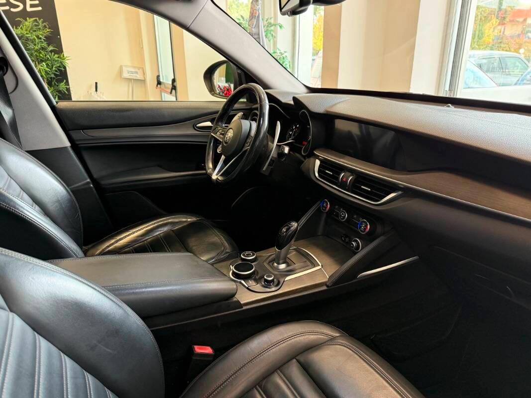 Alfa Romeo Stelvio 2.2 t Business Q4 210cv auto