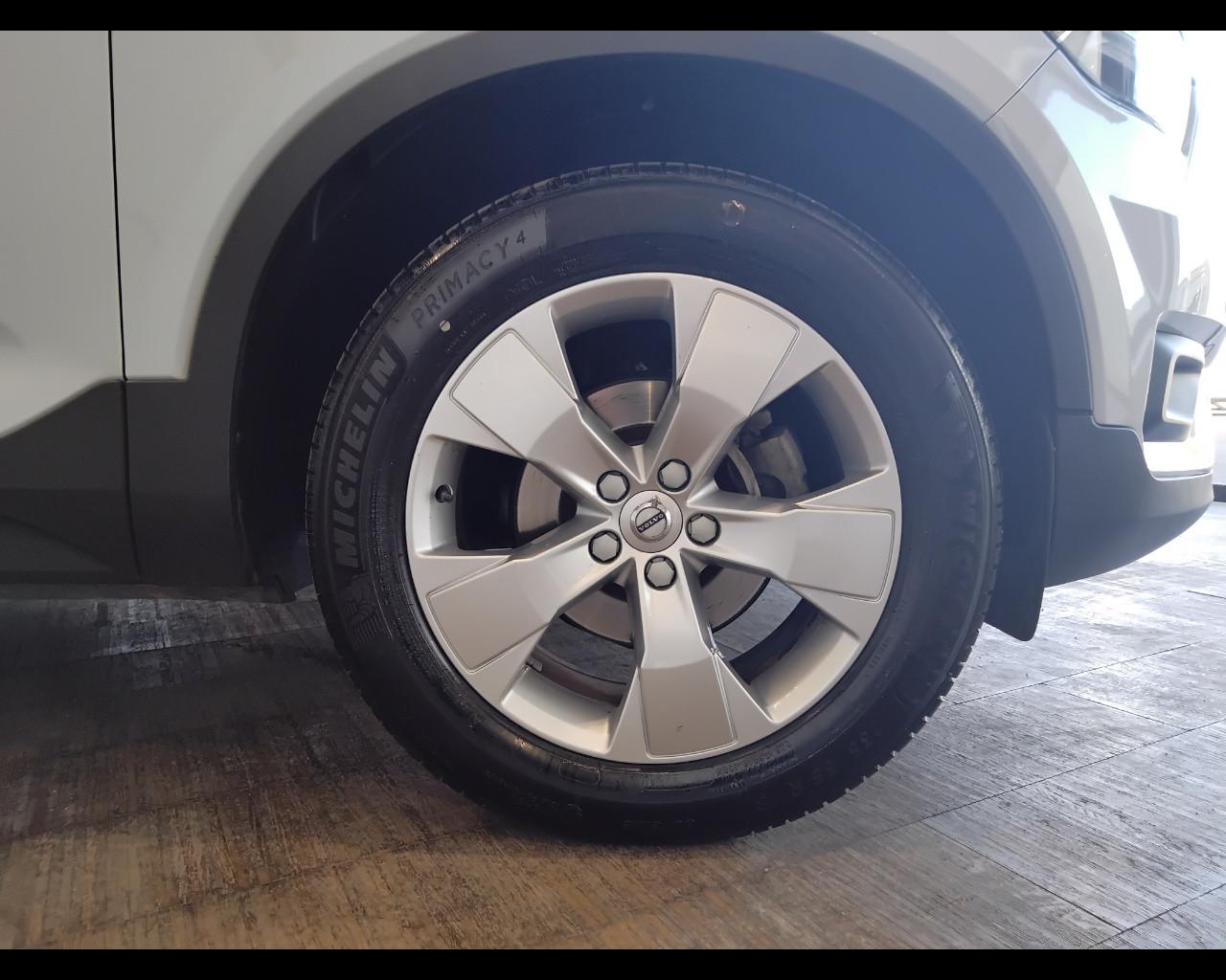 VOLVO XC40 - XC40 1.5 t2 Momentum Pro auto my21