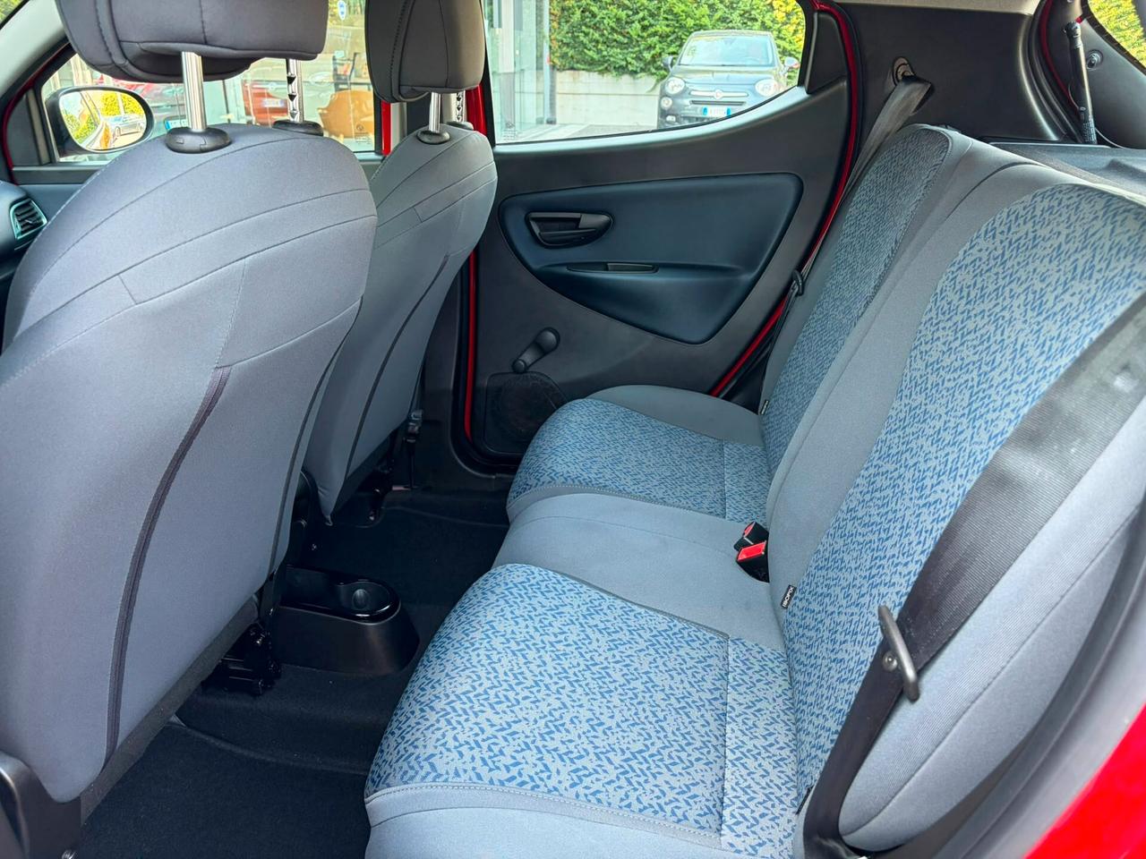 Lancia Ypsilon 1.0 FireFly 5 porte S&S Hybrid Gold