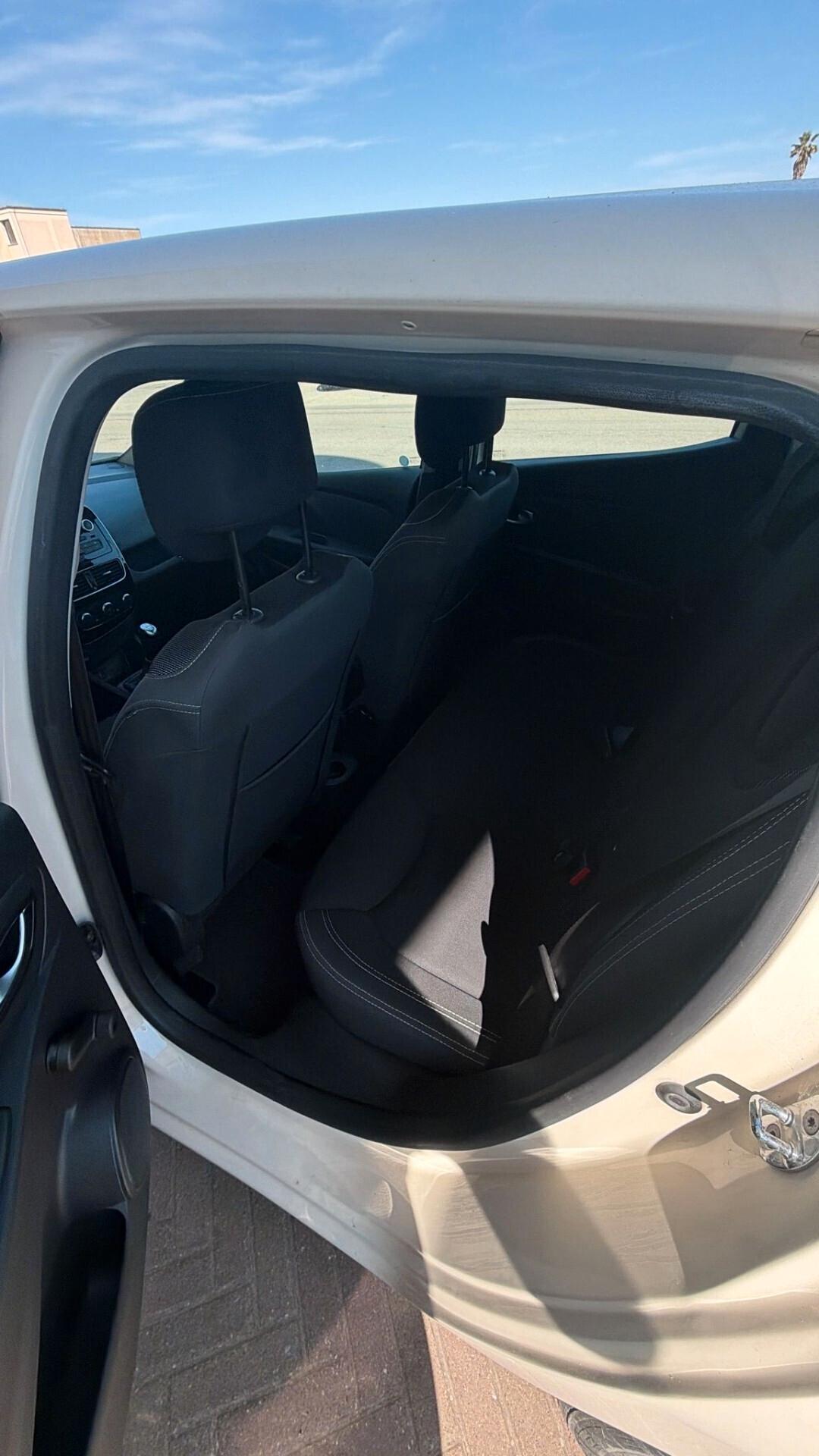 Renault Clio dCi 8V 75 CV 5 porte Moschino Intens