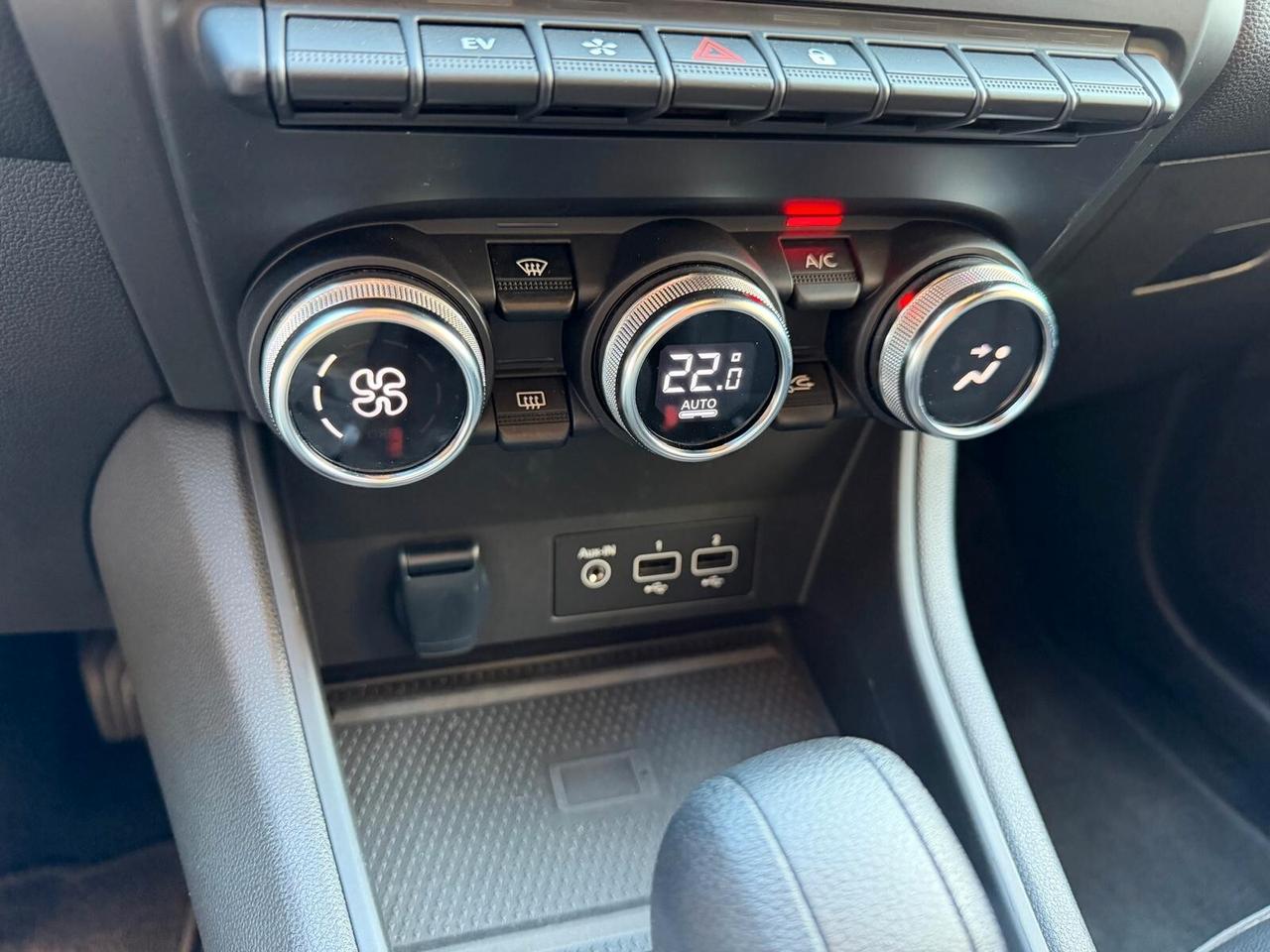 Renault Captur Full Hybrid 1.6 E-Tech 145 CV Rive Gauche