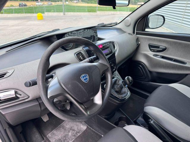LANCIA Ypsilon 0.9 TwinAir 85 CV 5 porte Metano Ecochic Silver